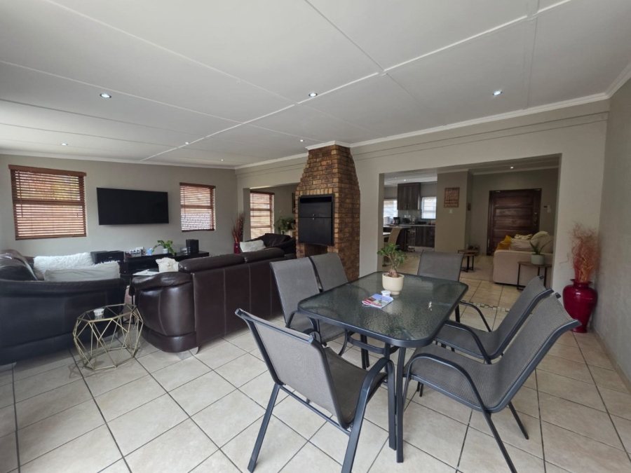 3 Bedroom Property for Sale in Carters Glen Northern Cape